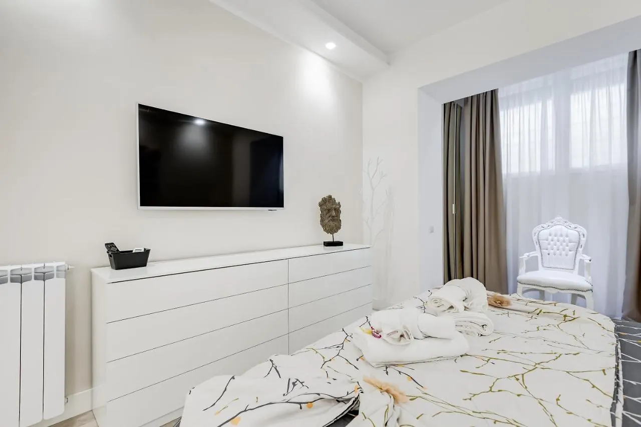 Bmga L The White Crown Apartment In Testaccio Rome Italy