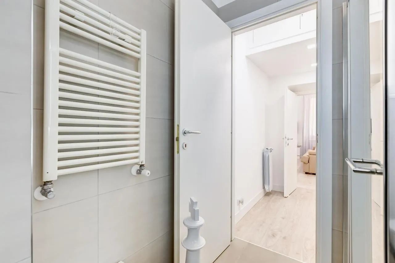 Bmga L The White Crown Apartment In Testaccio Rome 0*,