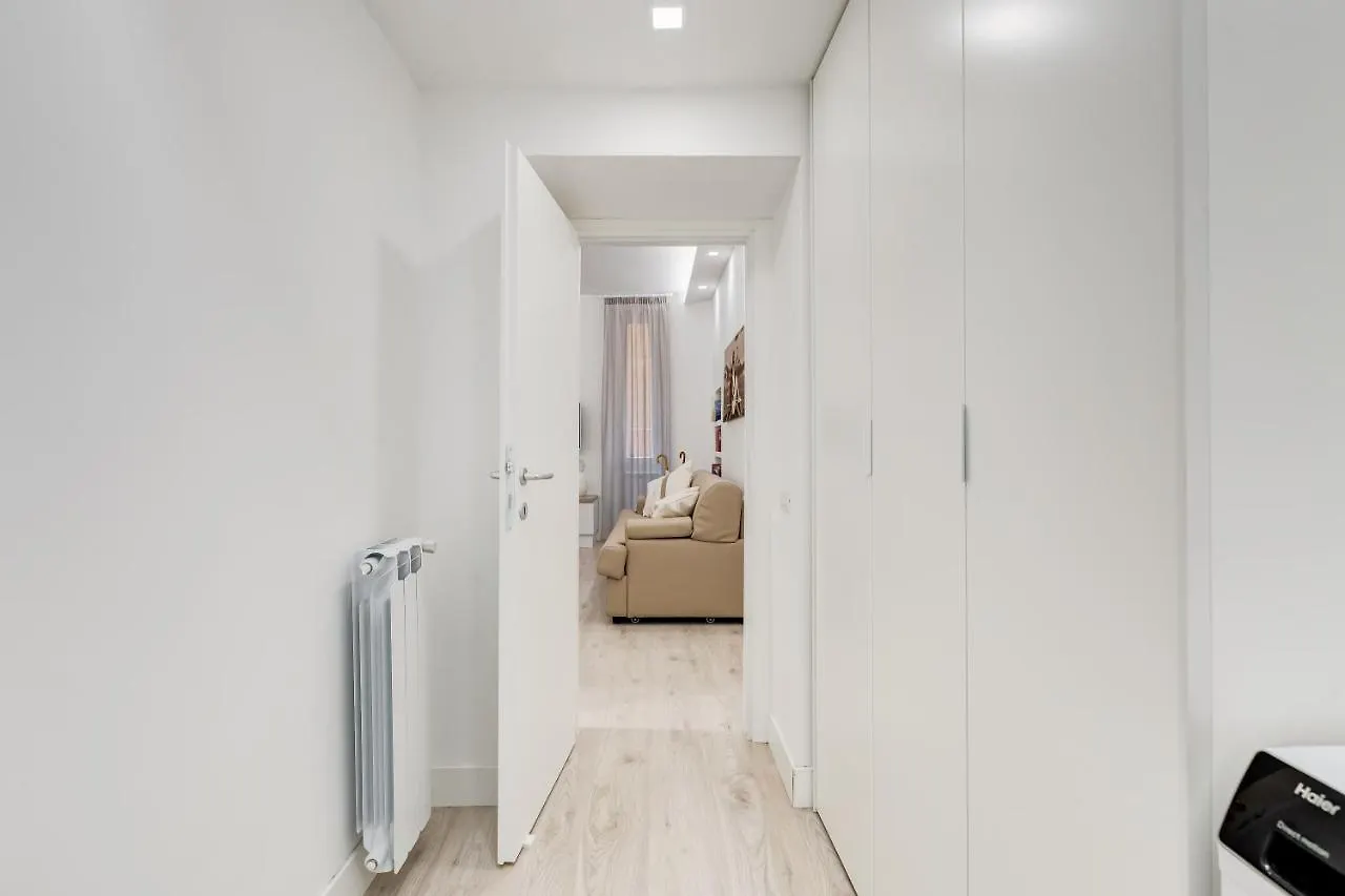 Bmga L The White Crown Apartment In Testaccio Rome