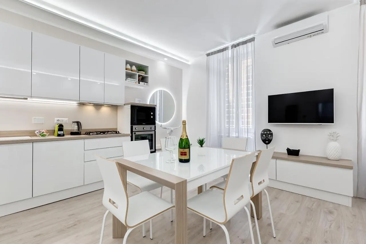 Bmga L The White Crown Apartment In Testaccio Rome Italy