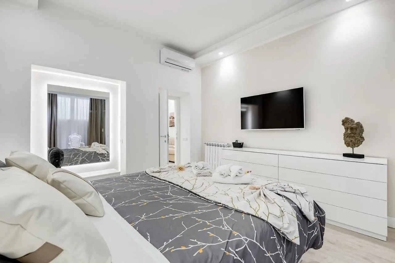 Bmga L The White Crown Apartment In Testaccio Rome 0*,  Italy