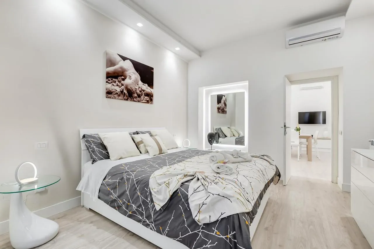 Bmga L The White Crown Apartment In Testaccio Rome 0*,  Italy
