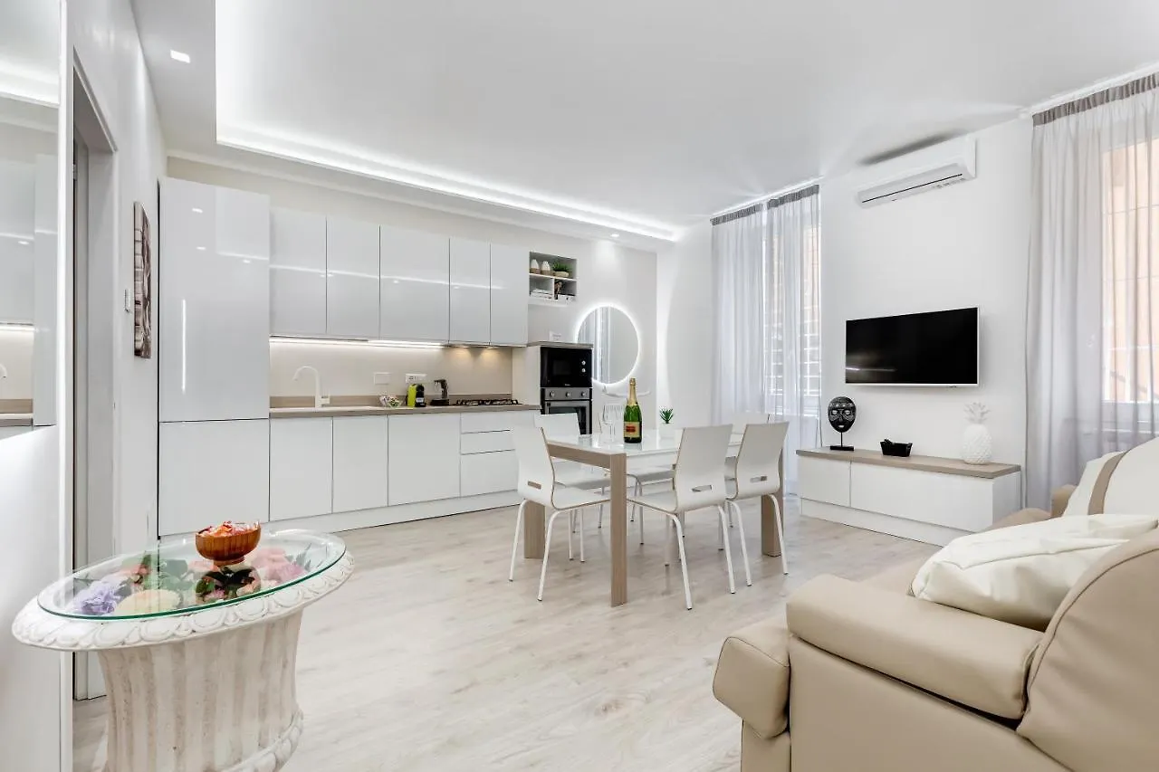 Bmga L The White Crown Apartment In Testaccio Rome 0*,