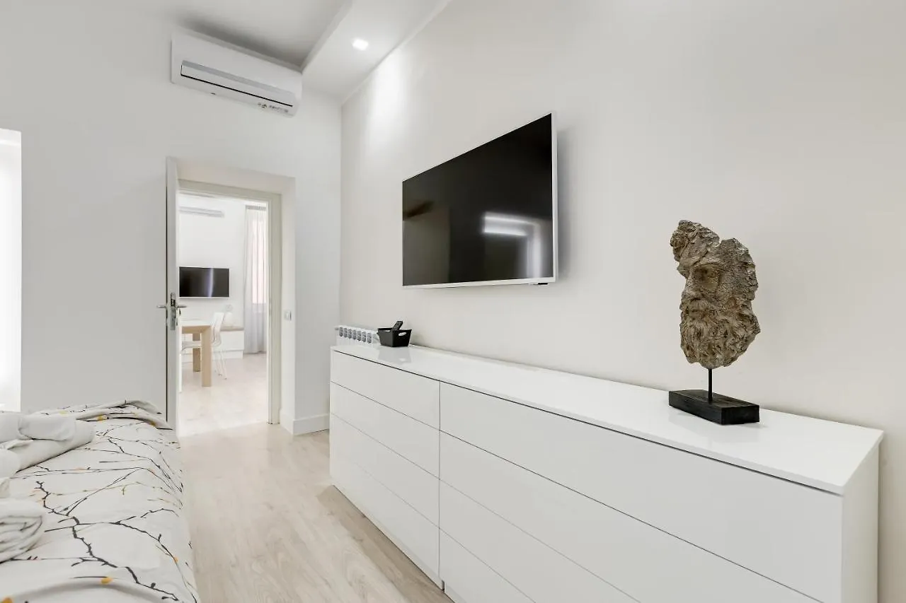 Bmga L The White Crown Apartment In Testaccio Rome