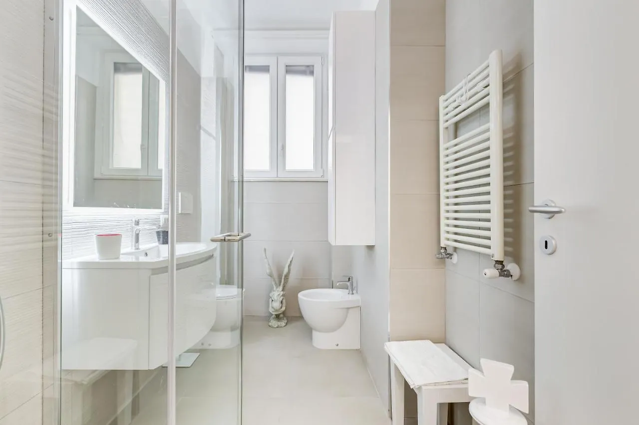 Bmga L The White Crown Apartment In Testaccio Rome